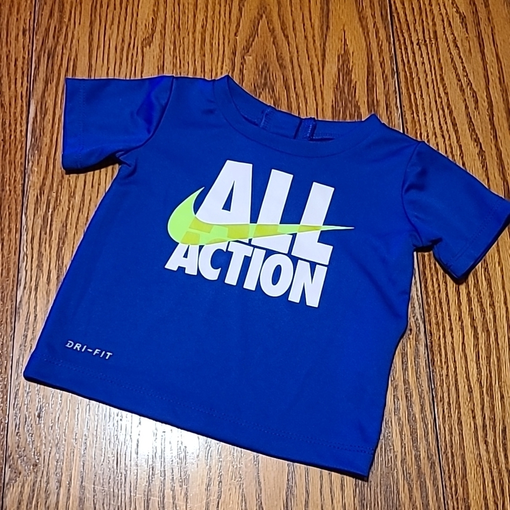 Nike ALL ACTION Athletic Shirt